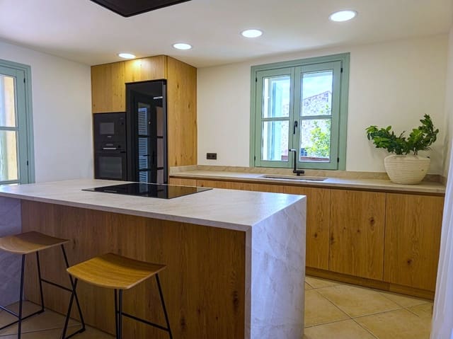 Casa de 3 habitaciones en Sineu en venta con piscina garaje - 1.400.000 € (Ref: 9721658)