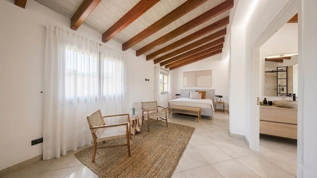 Casa de 3 habitaciones en Sineu en venta con piscina garaje - 1.400.000 € (Ref: 9721658)