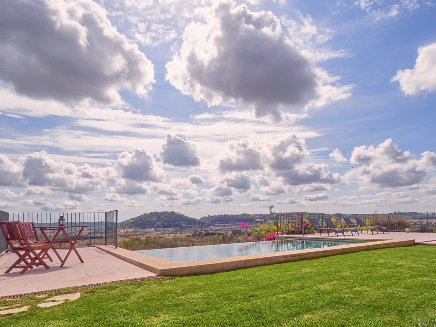 2 bedroom Finca/Country House for rent in Sineu with pool - € 2,600 (Ref: 9726909)