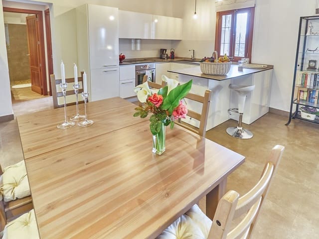 2 bedroom Finca/Country House for rent in Sineu with pool - € 2,600 (Ref: 9726909)