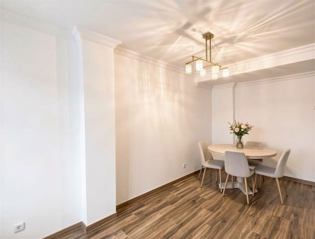 4 bedroom Apartment for rent in Es Molinar / El Molinar, Palma de Mallorca - € 2,400 (Ref: 9729437)