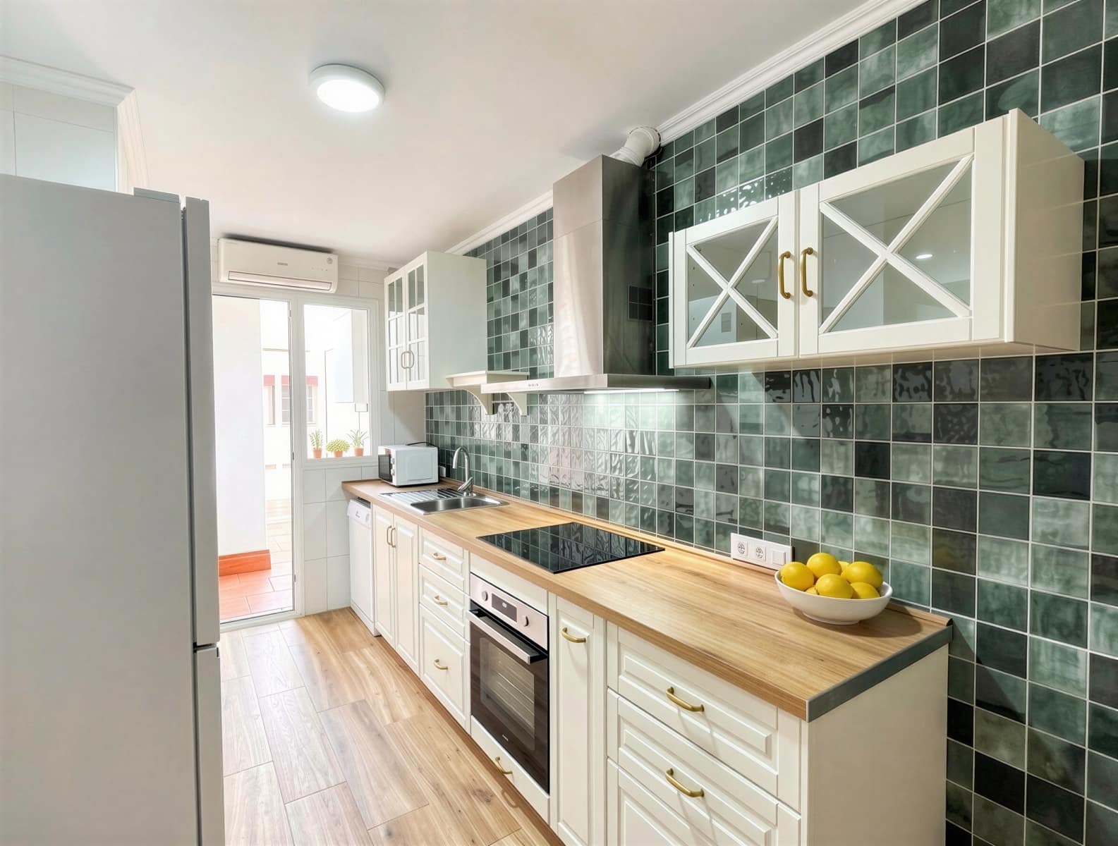 4 bedroom Apartment for rent in Palma de Mallorca - € 2,400 (Ref: 9729437)