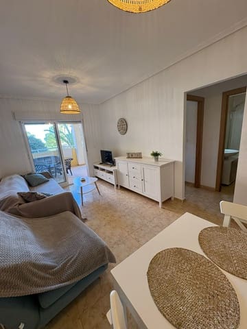 Apartamento de 2 habitaciones en Los Europeos, Torrevieja en venta con piscina - 165.000 € (Ref: 9729559)