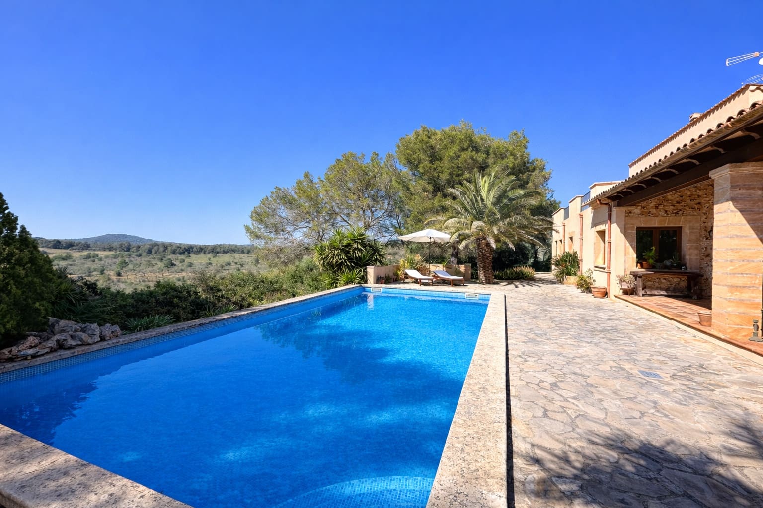 4 bedroom Finca/Country House for sale in Portocristo / Port de Manacor with pool garage - € 1,690,000 (Ref: 9730903)