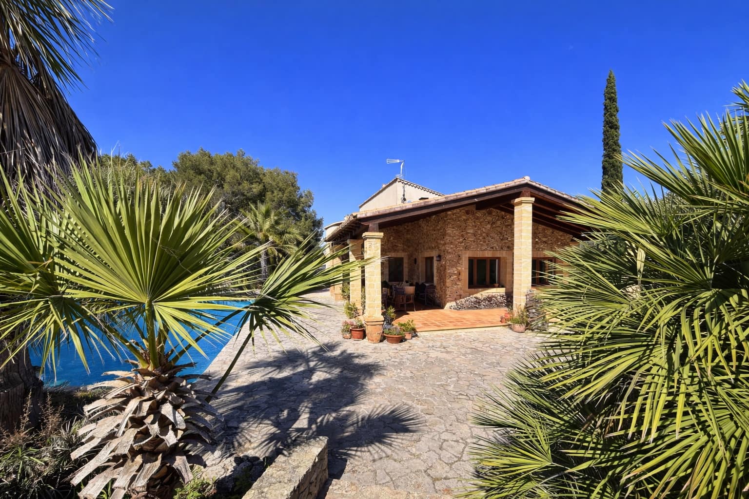 4 bedroom Finca/Country House for sale in Portocristo / Port de Manacor with pool garage - € 1,690,000 (Ref: 9730903)