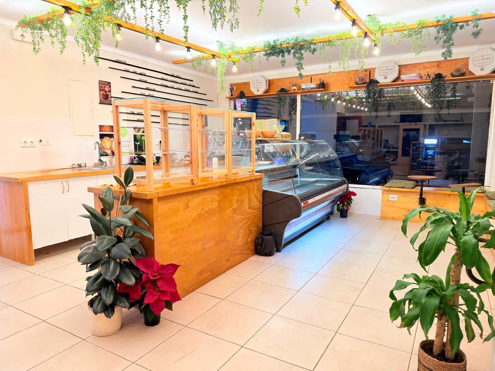 Commercial for sale in Cala Millor - € 205,000 (Ref: 9735954)