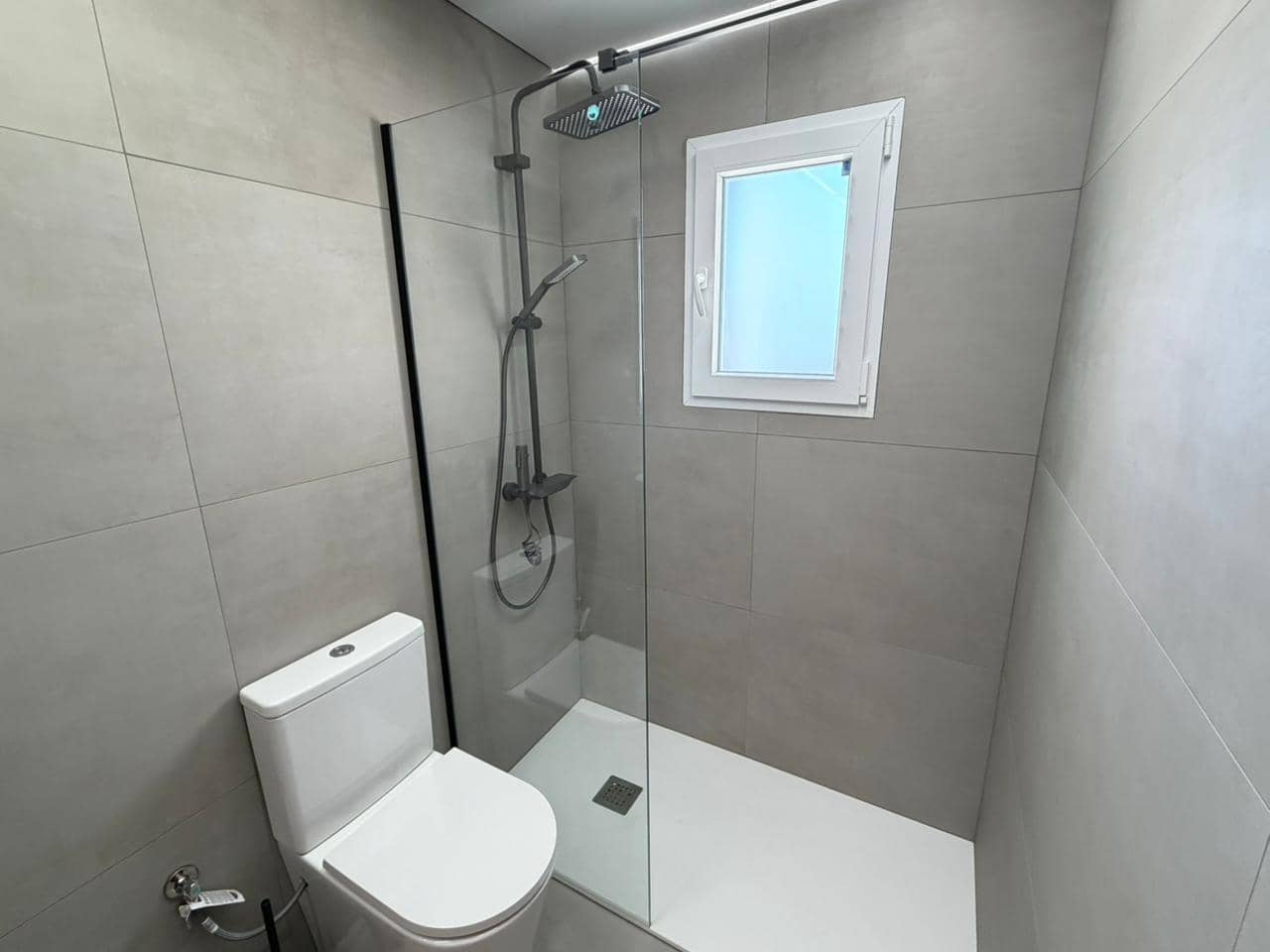 2 slaapkamer Rijtjeshuis te koop in Torrevieja met zwembad - € 219.900 (Ref: 9737278)