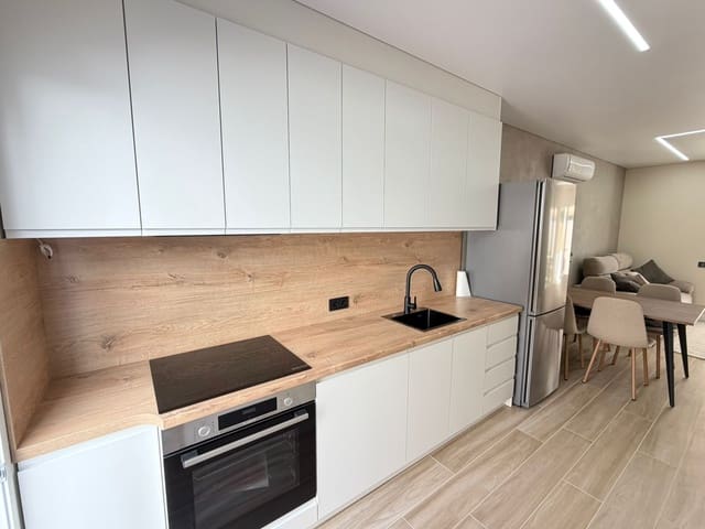 2 slaapkamer Rijtjeshuis te koop in Nueva Torrevieja, Torrevieja met zwembad - € 219.900 (Ref: 9737278)