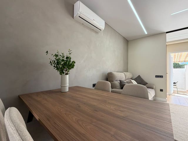 2 slaapkamer Rijtjeshuis te koop in Nueva Torrevieja, Torrevieja met zwembad - € 219.900 (Ref: 9737278)