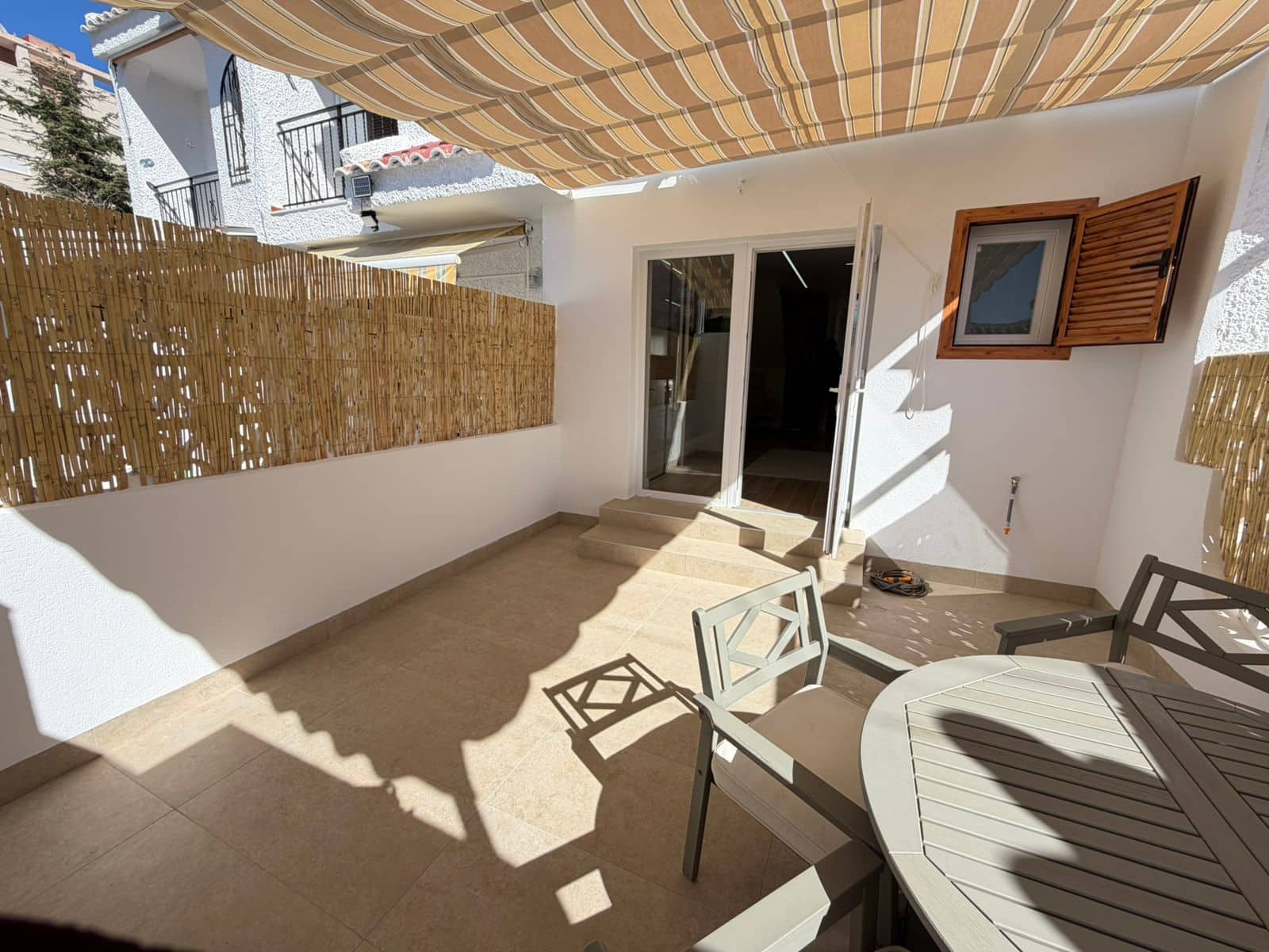2 slaapkamer Rijtjeshuis te koop in Torrevieja met zwembad - € 219.900 (Ref: 9737278)