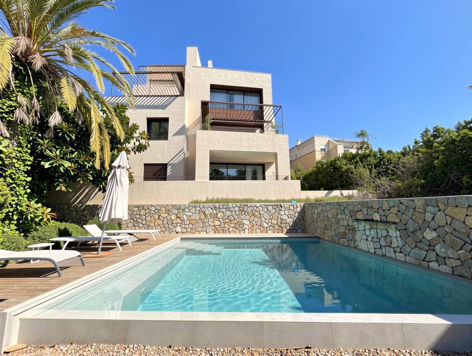 Apartamento de 3 habitaciones en Palma de Mallorca en venta con piscina garaje - 1.650.000 € (Ref: 9746811)