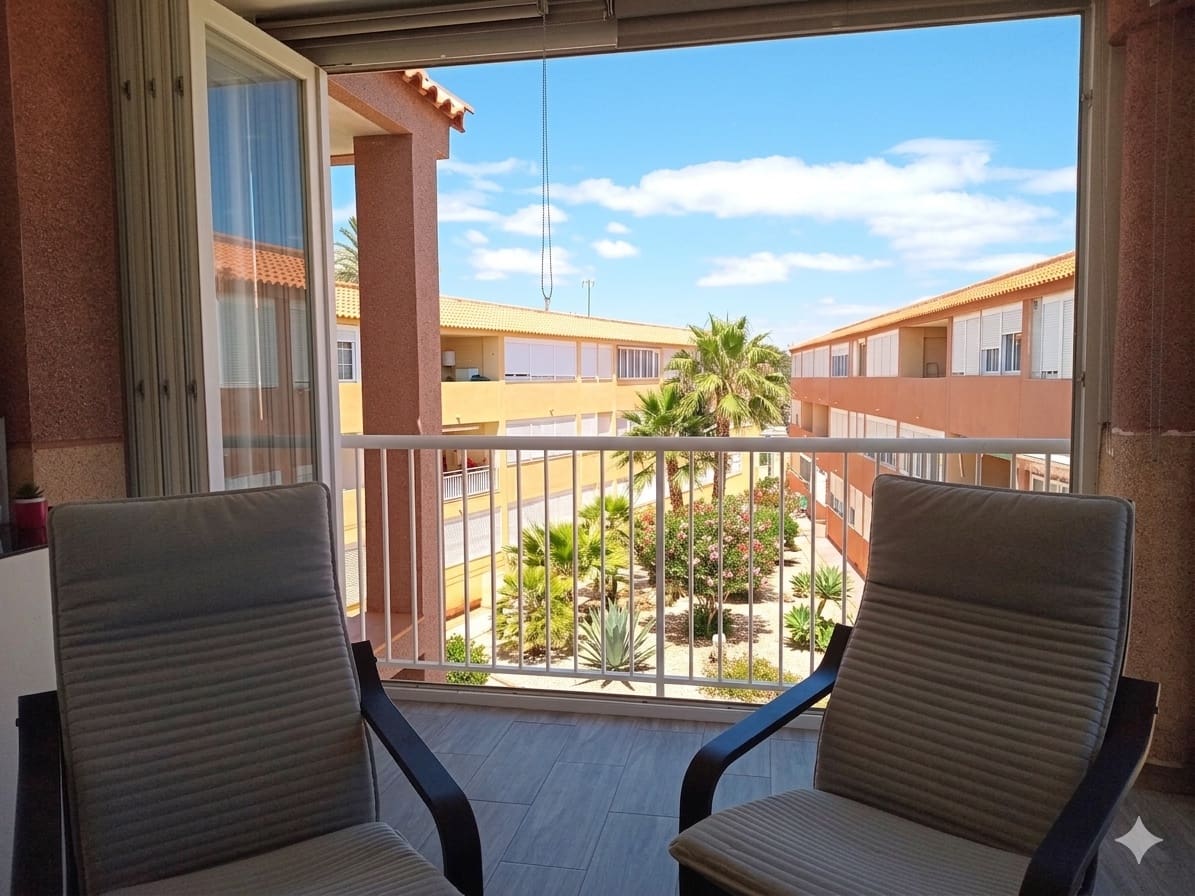 2 soveværelse Lejlighed til salg i La Manga del Mar Menor - € 160.000 (Ref: 9772502)