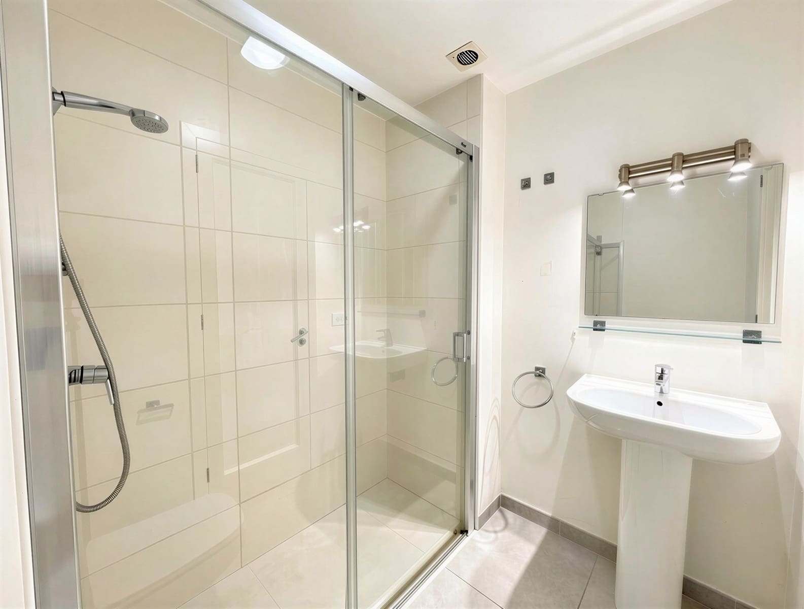 3 makuuhuone Huoneisto myytävänä paikassa Portocolom mukana uima-altaan 
autotalli - 560 000 € (Ref: 9798264)