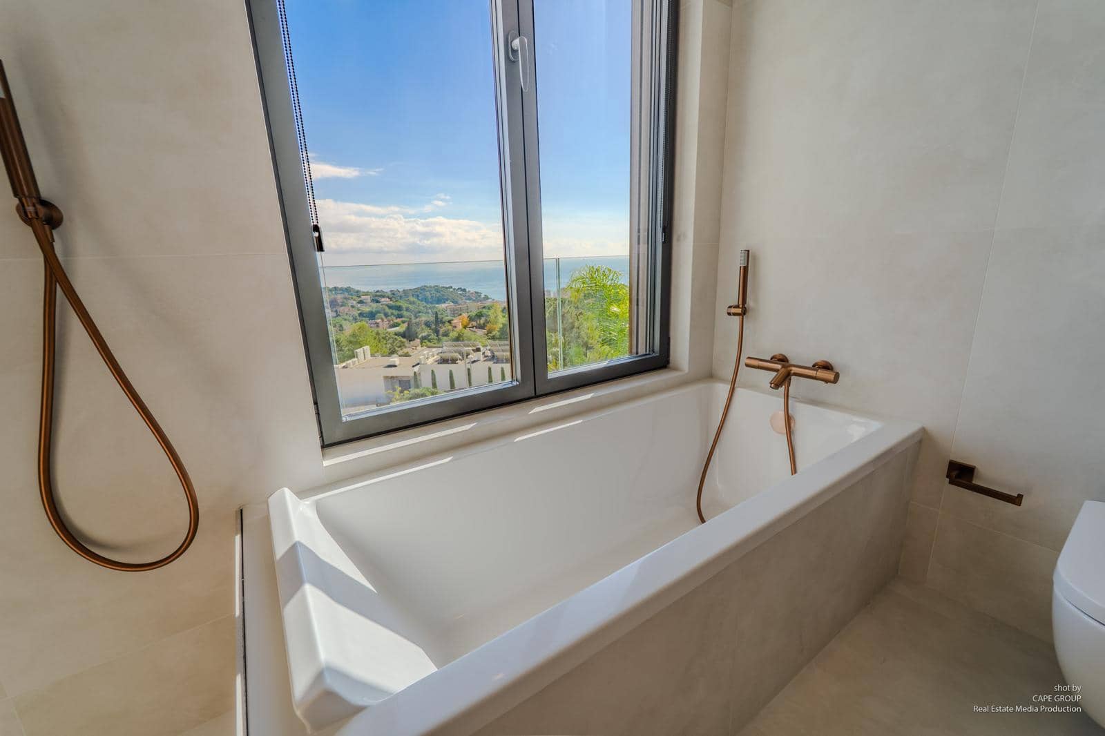 4 soveværelse Villa til salg i Lloret de Mar med swimmingpool garage - € 1.350.000 (Ref: 9824268)