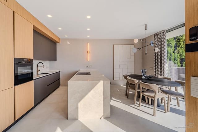 4 soveværelse Villa til salg i Roca Grossa, Lloret de Mar med swimmingpool garage - € 1.350.000 (Ref: 9824268)