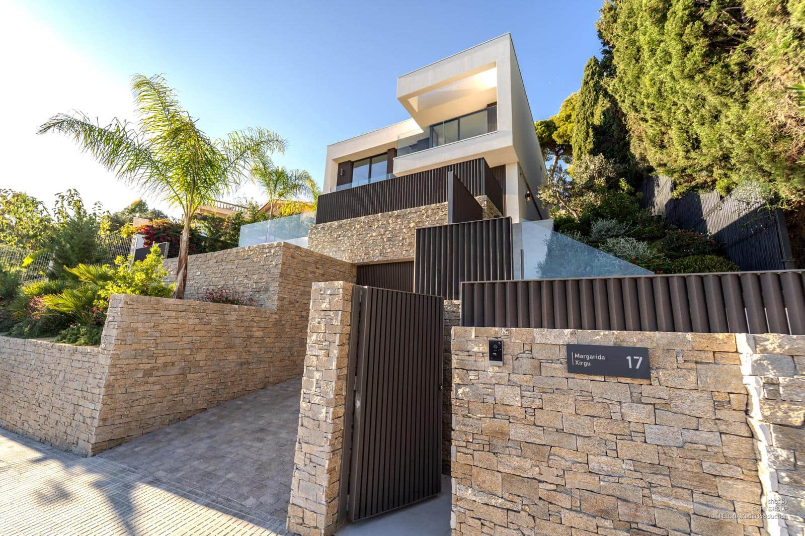 4 soveværelse Villa til salg i Lloret de Mar med swimmingpool garage - € 1.350.000 (Ref: 9824268)