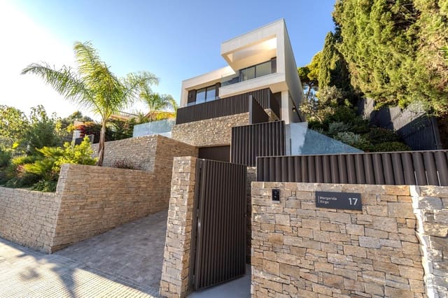 4 soveværelse Villa til salg i Roca Grossa, Lloret de Mar med swimmingpool garage - € 1.350.000 (Ref: 9824268)