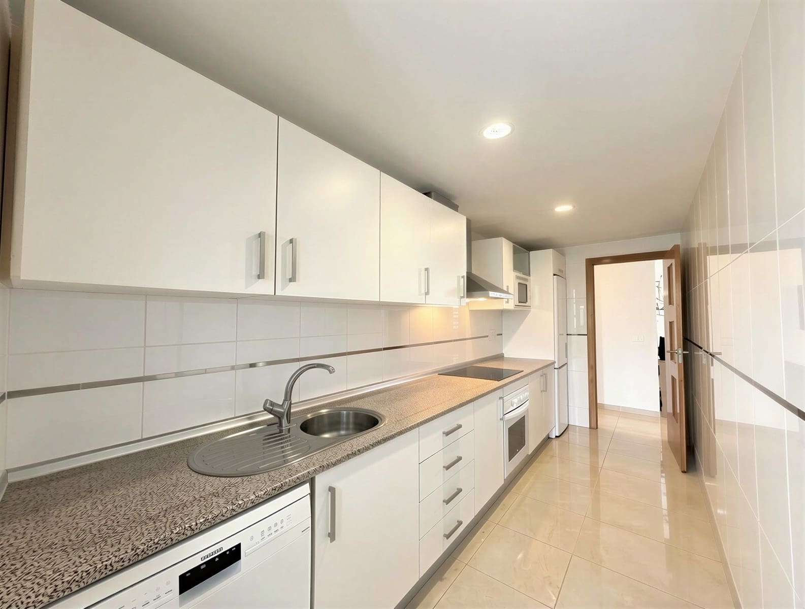 2 soverom Penthouse til salgs i Calas de Mallorca med svømmebasseng - € 379 000 (Ref: 9833075)