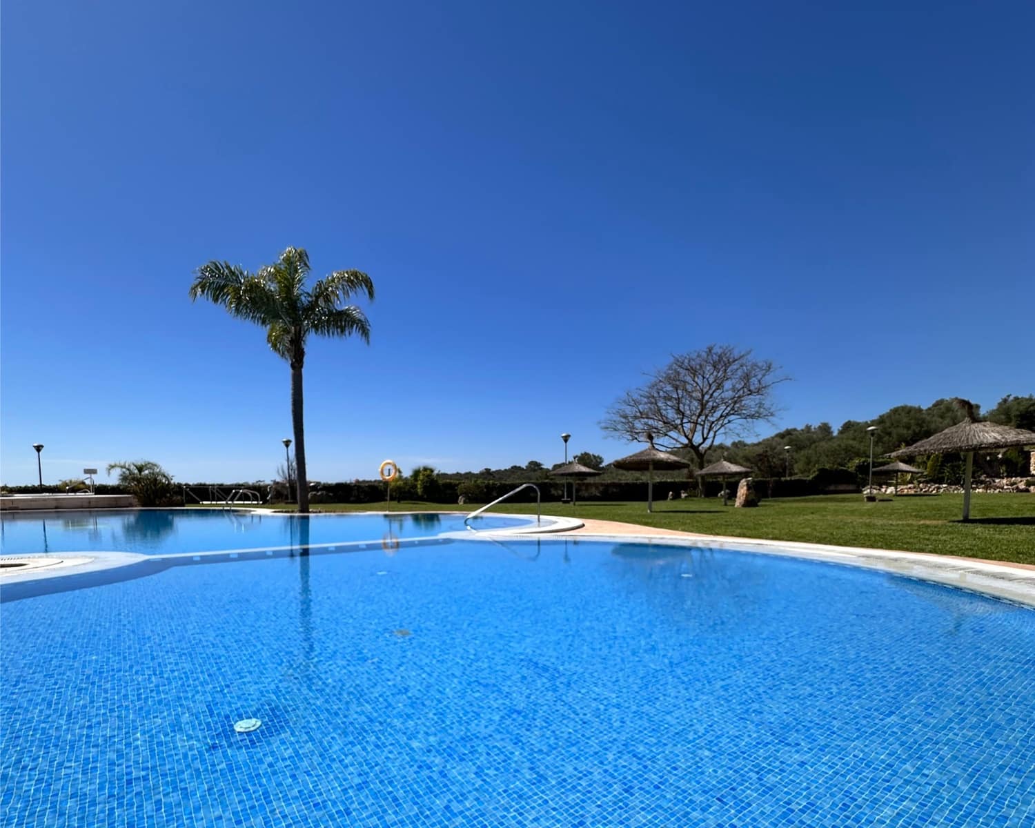 2 soverom Penthouse til salgs i Calas de Mallorca med svømmebasseng - € 379 000 (Ref: 9833075)