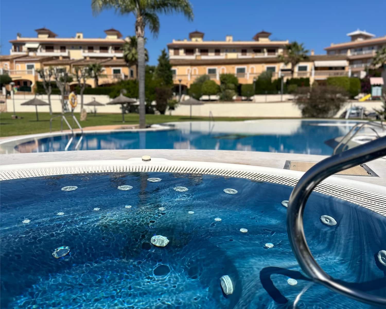 2 soverom Penthouse til salgs i Calas de Mallorca med svømmebasseng - € 379 000 (Ref: 9833075)
