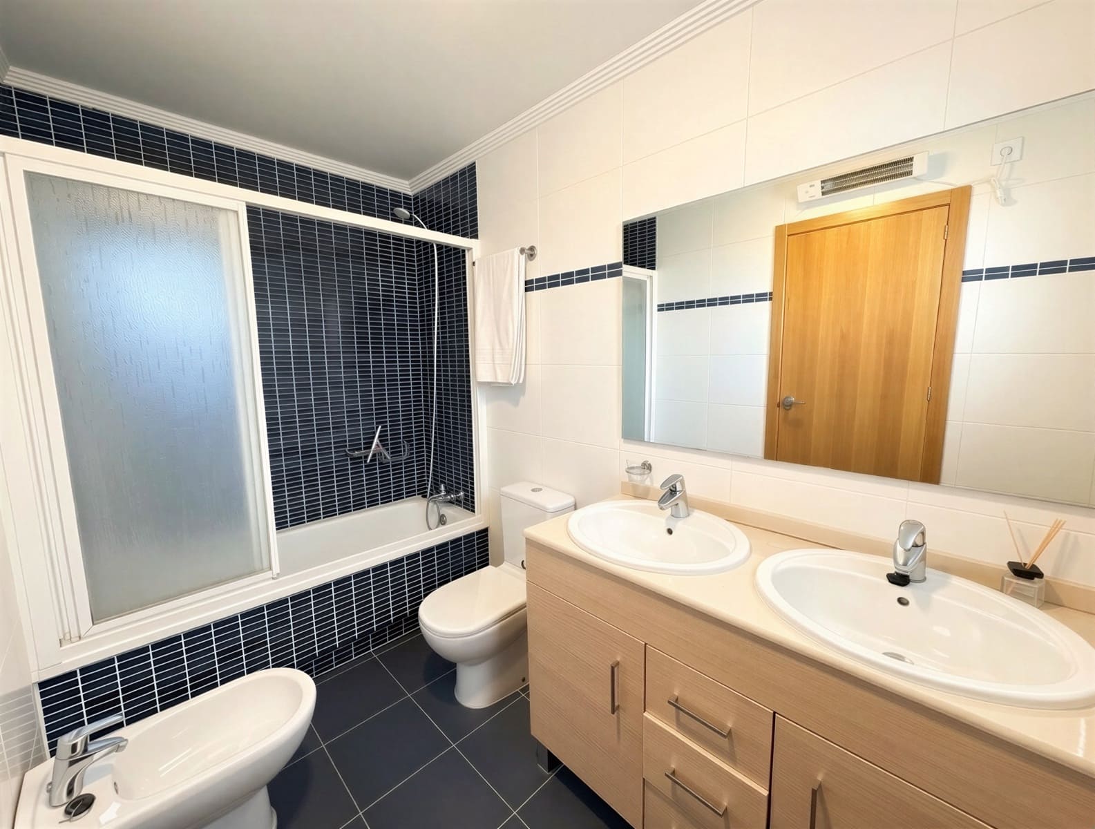 2 soverom Penthouse til salgs i Calas de Mallorca med svømmebasseng - € 379 000 (Ref: 9833075)