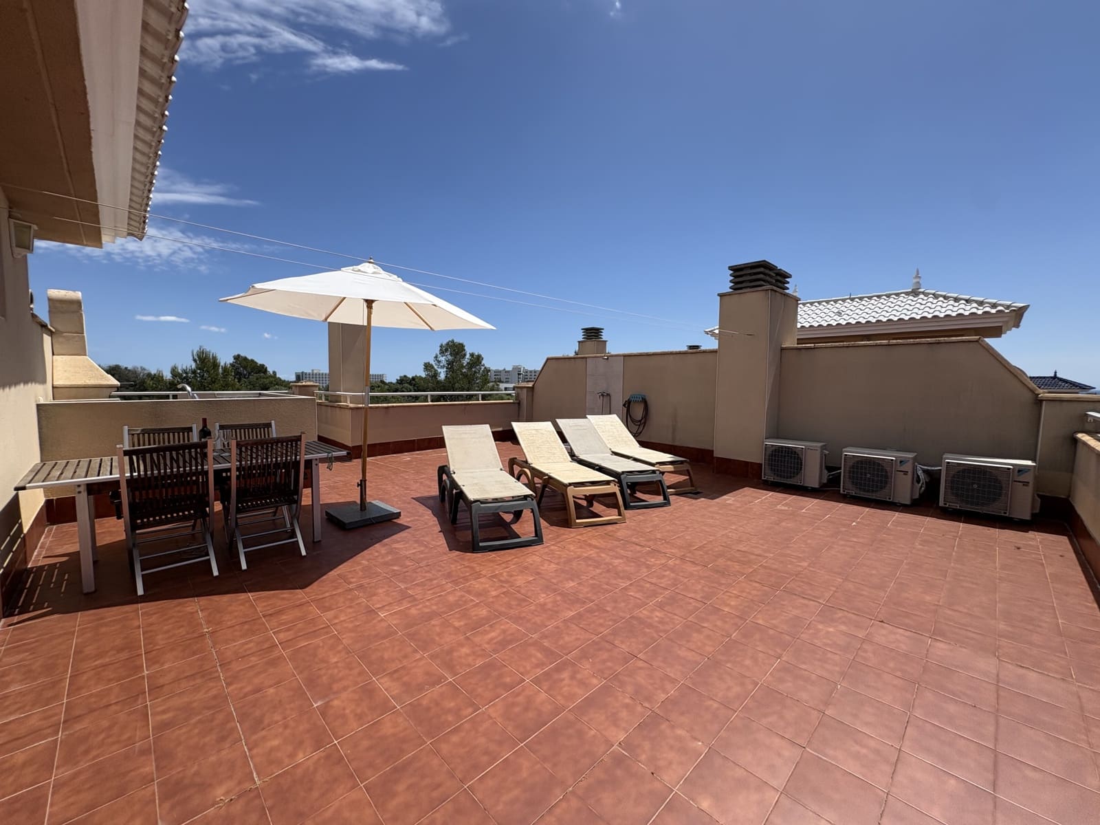 2 soverom Penthouse til salgs i Calas de Mallorca med svømmebasseng - € 379 000 (Ref: 9833075)