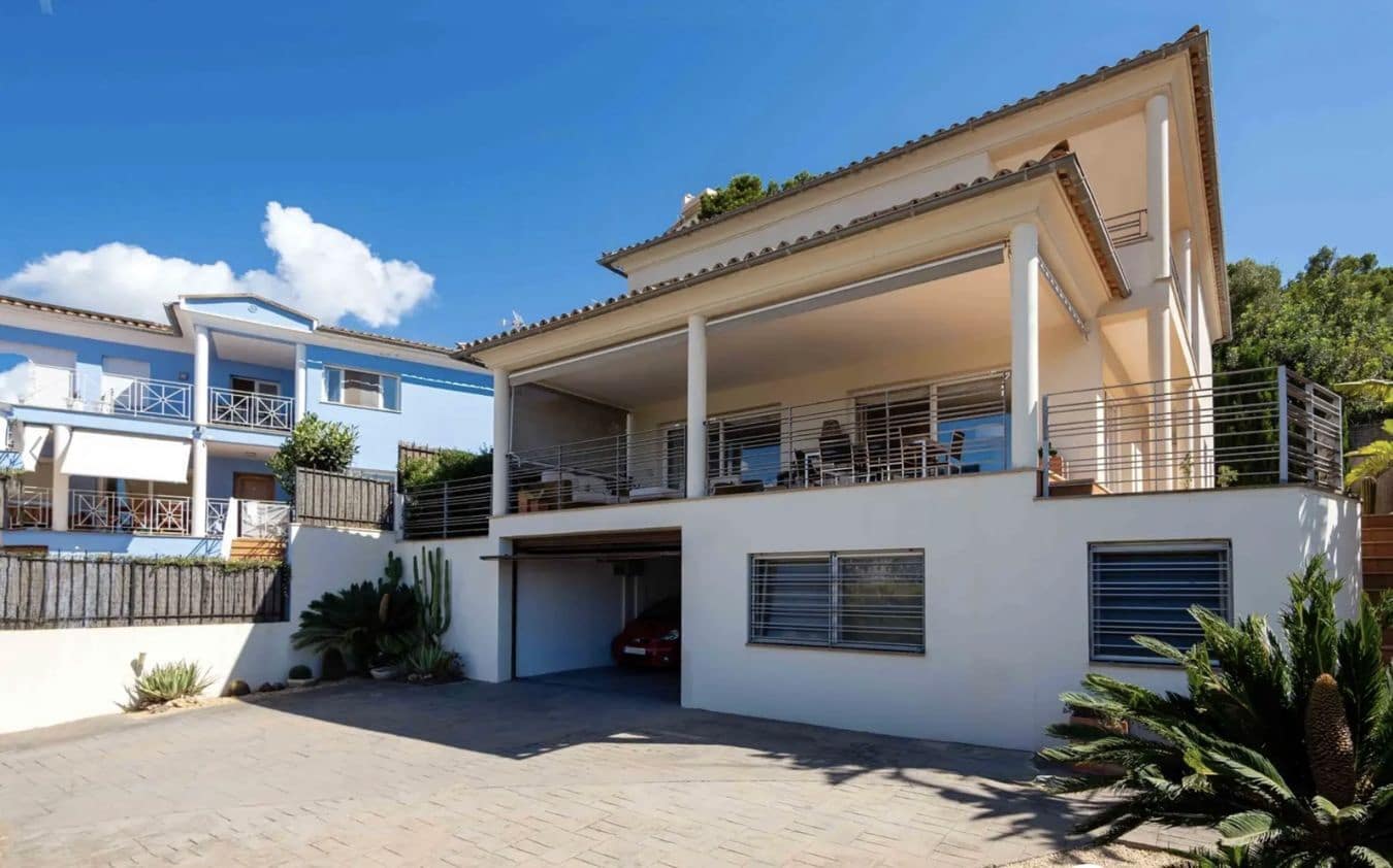 4 bedroom Villa for sale in Palma de Mallorca with garage - € 2,000,000 (Ref: 9834803)