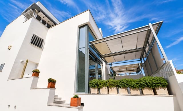 3 soveværelse Rækkehus til salg i La Bonanova, Palma de Mallorca med swimmingpool garage - € 2.600.000 (Ref: 9841717)