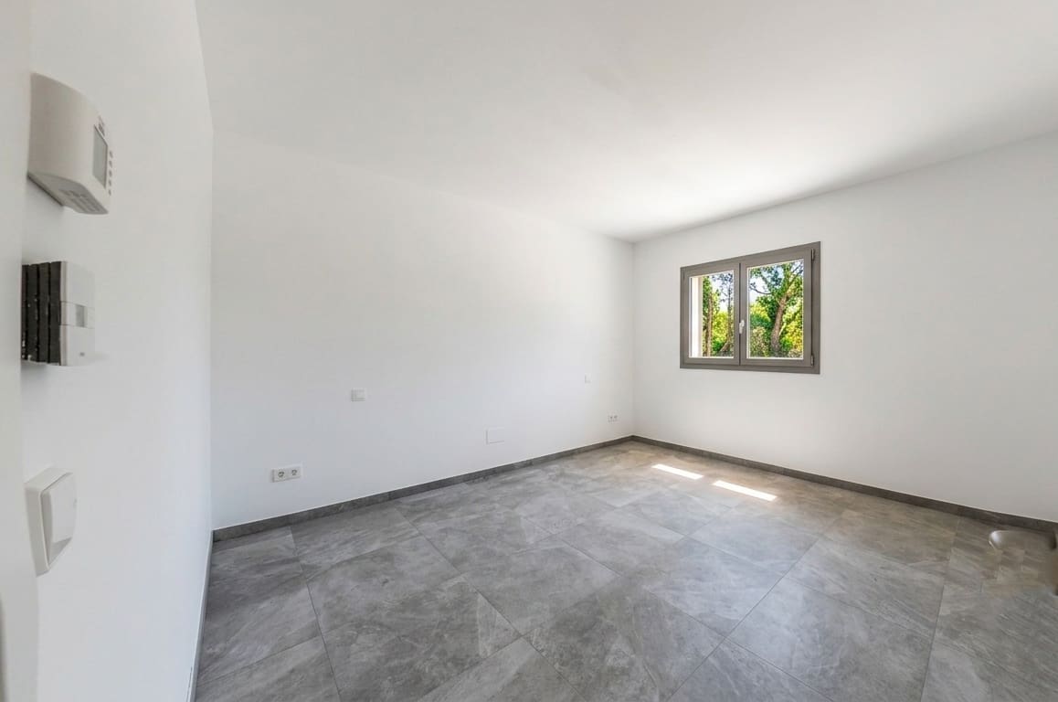 4 bedroom Villa for sale in Porto Petro with pool garage - € 1,400,000 (Ref: 9841858)