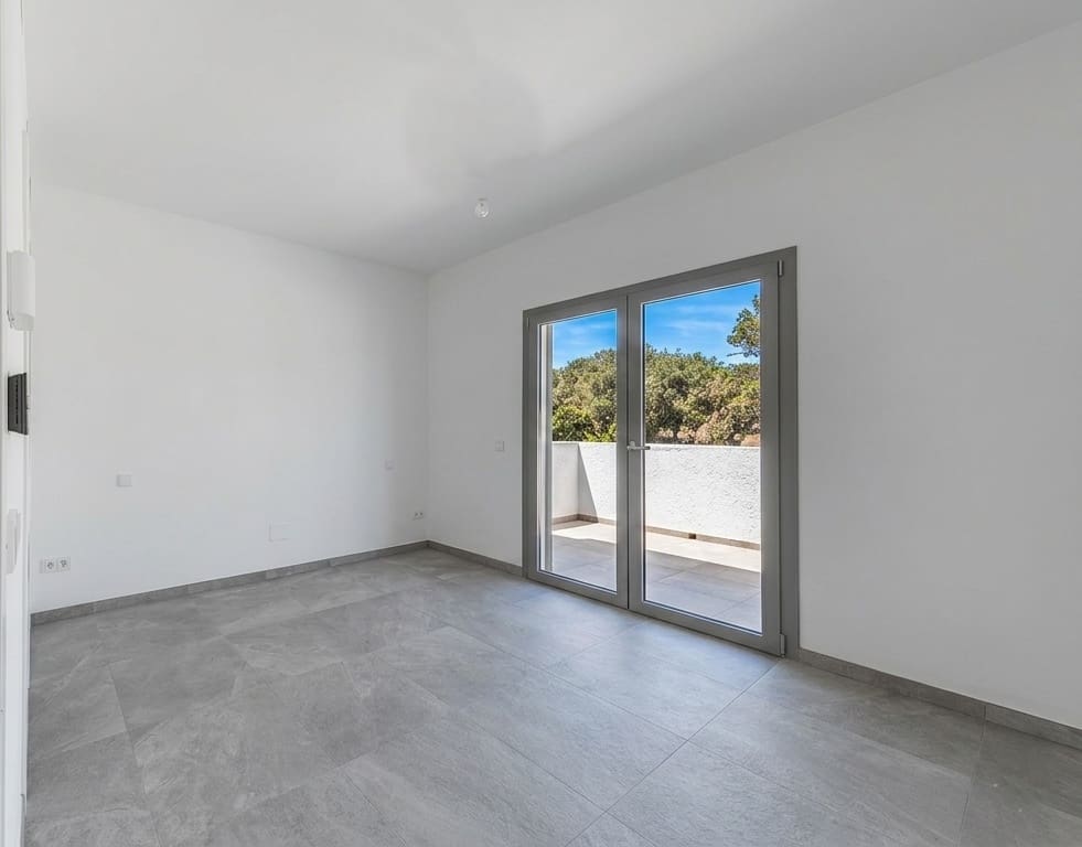 4 bedroom Villa for sale in Porto Petro with pool garage - € 1,400,000 (Ref: 9841858)