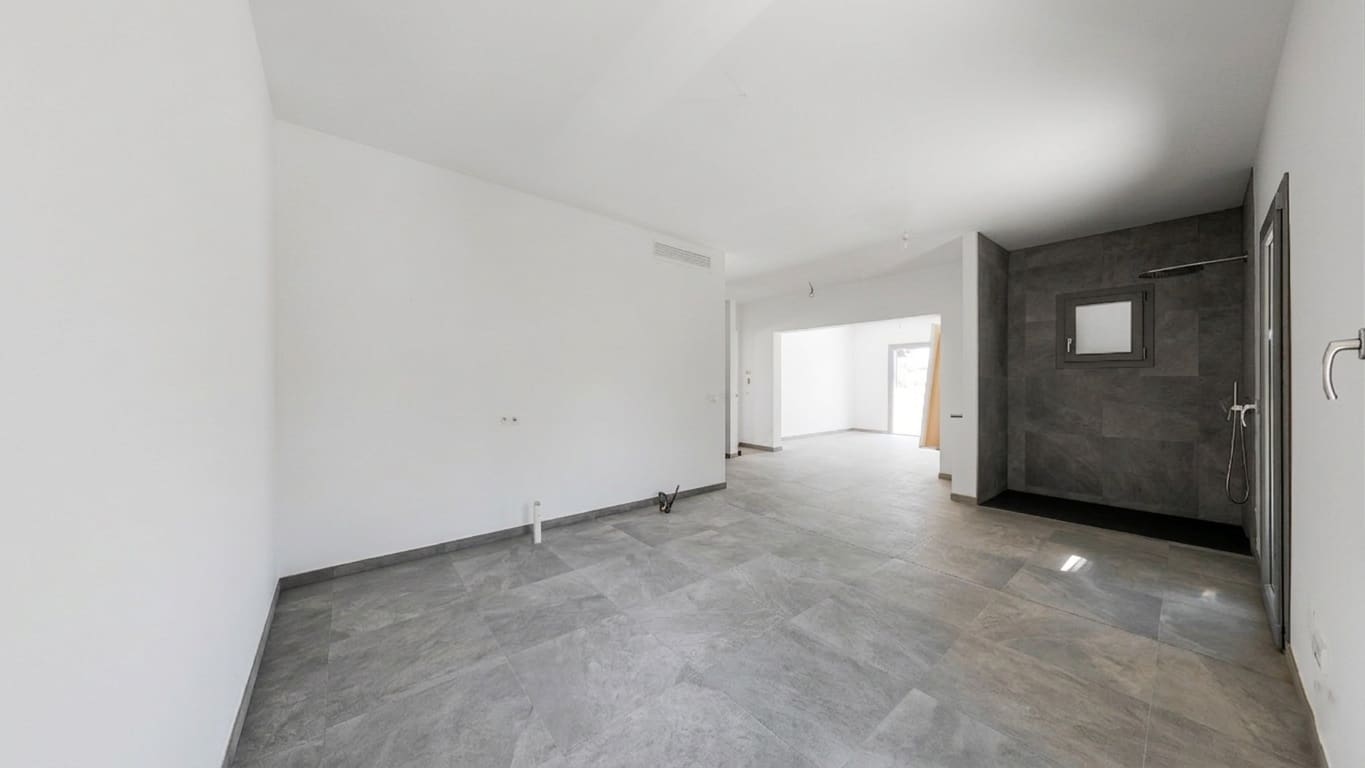 4 bedroom Villa for sale in Porto Petro with pool garage - € 1,400,000 (Ref: 9841858)