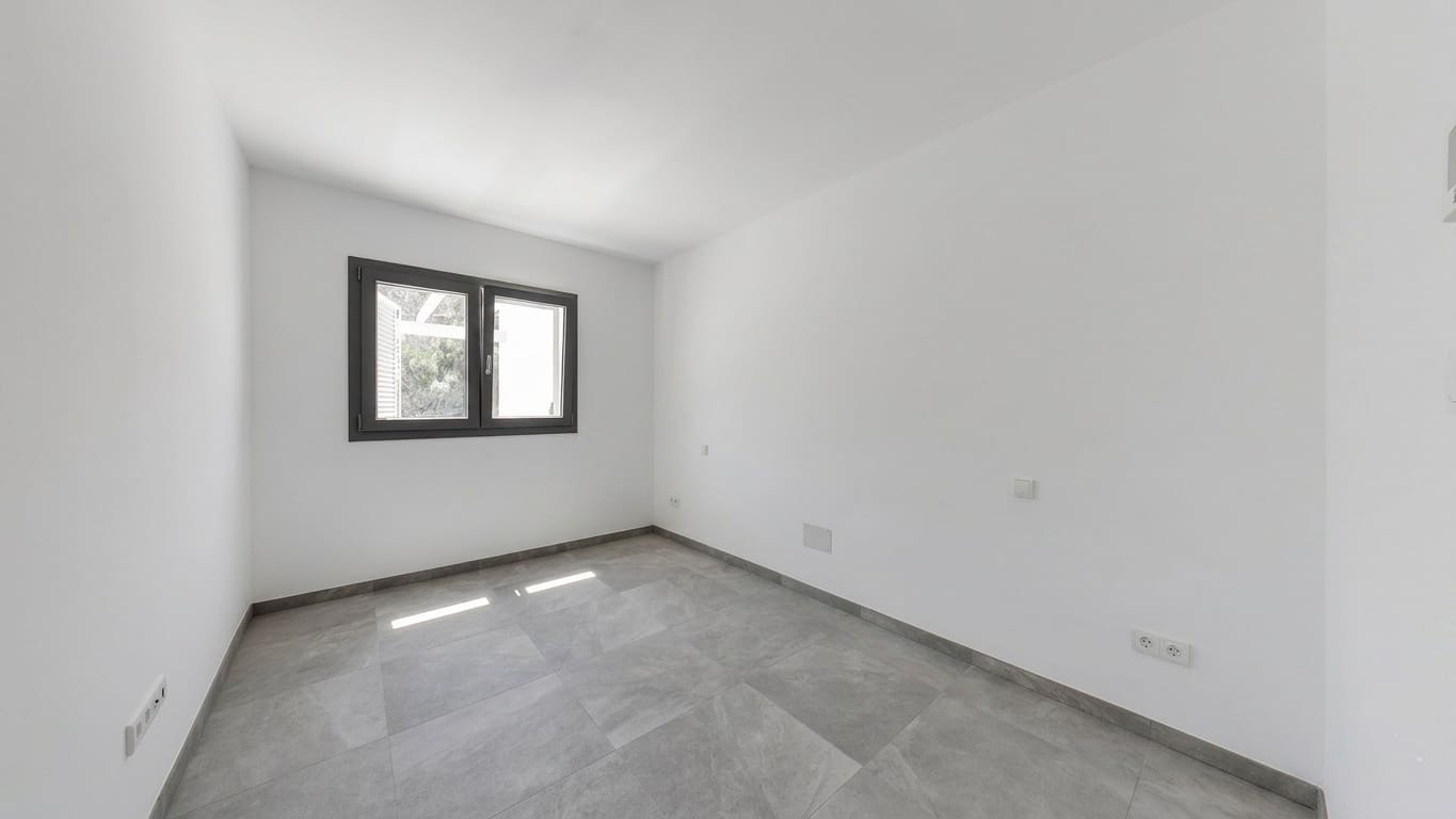 4 bedroom Villa for sale in Porto Petro with pool garage - € 1,400,000 (Ref: 9841858)