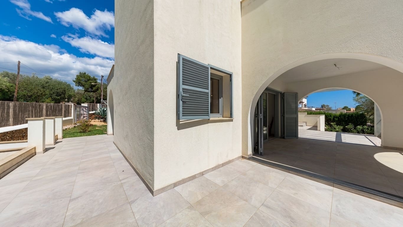 4 bedroom Villa for sale in Porto Petro with pool garage - € 1,400,000 (Ref: 9841858)