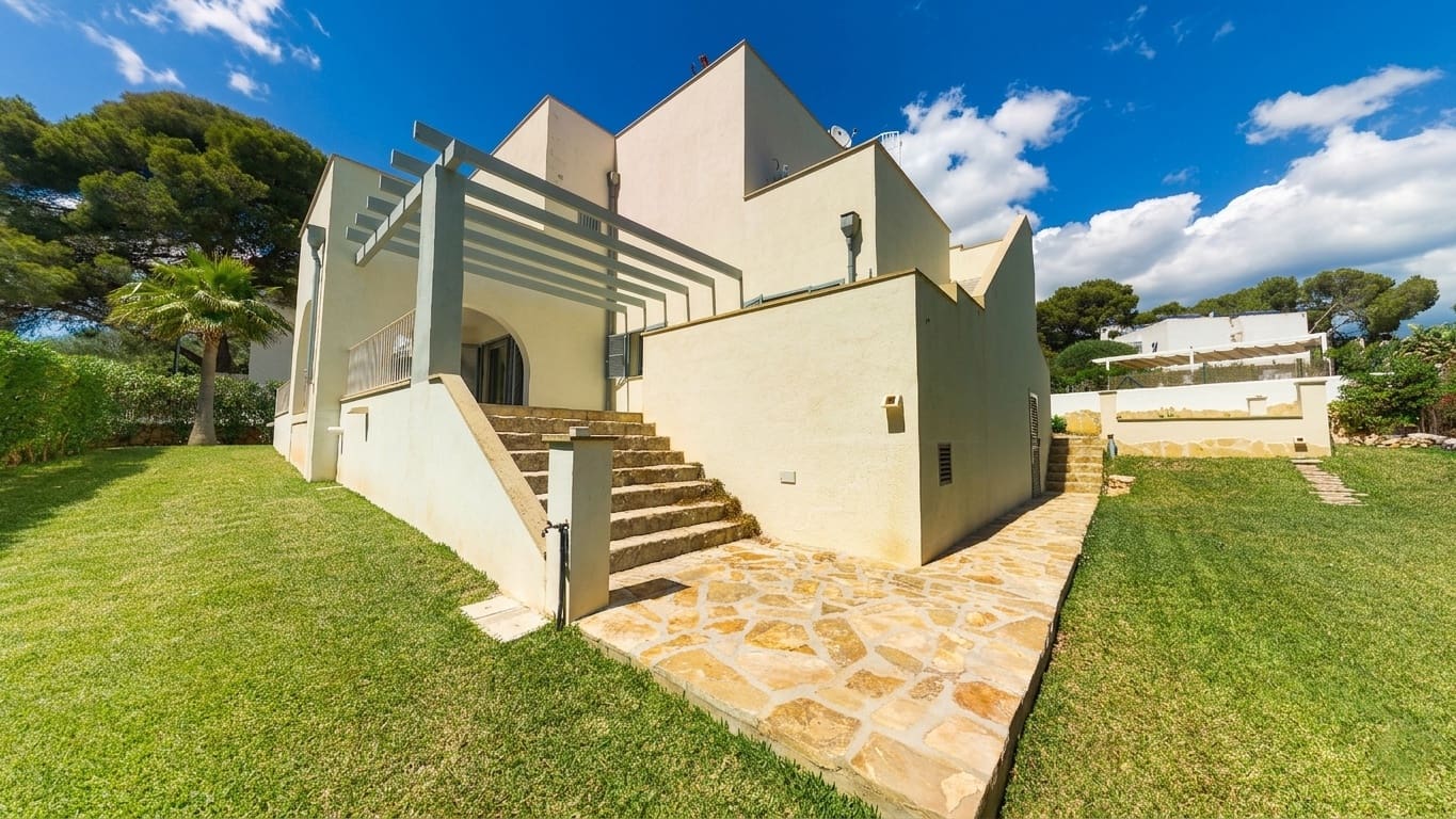 4 bedroom Villa for sale in Porto Petro with pool garage - € 1,400,000 (Ref: 9841858)