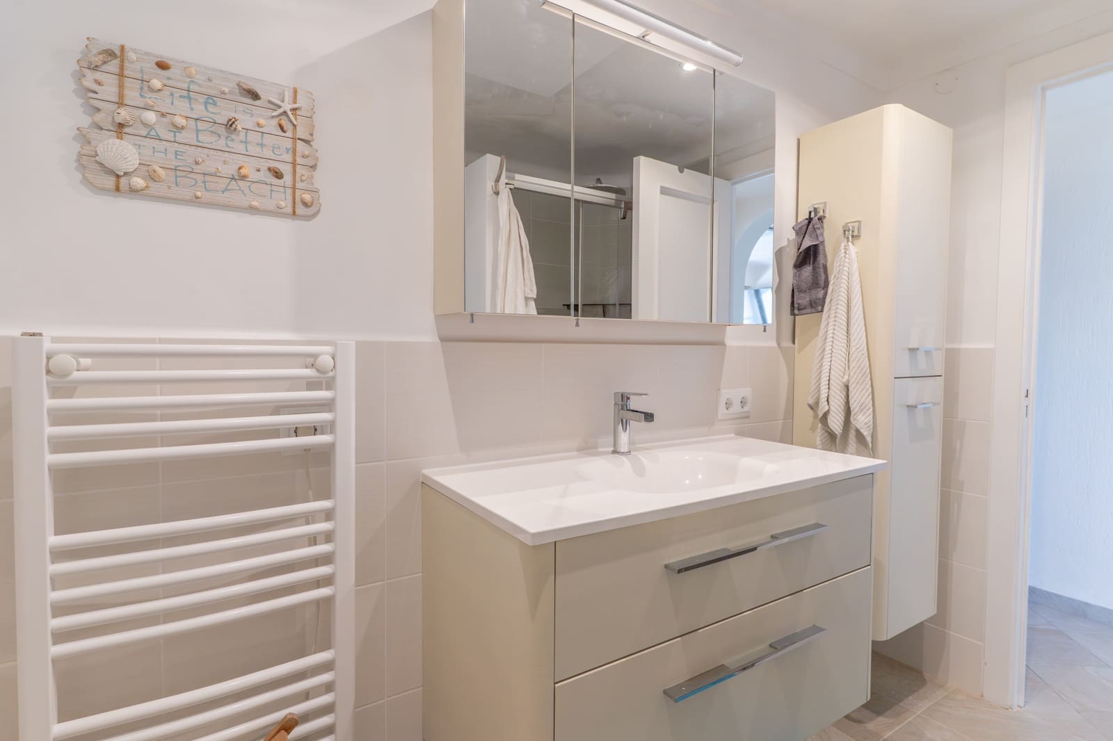 2 bedroom Apartment for sale in Peguera / Paguera with pool - € 795,000 (Ref: 9848905)