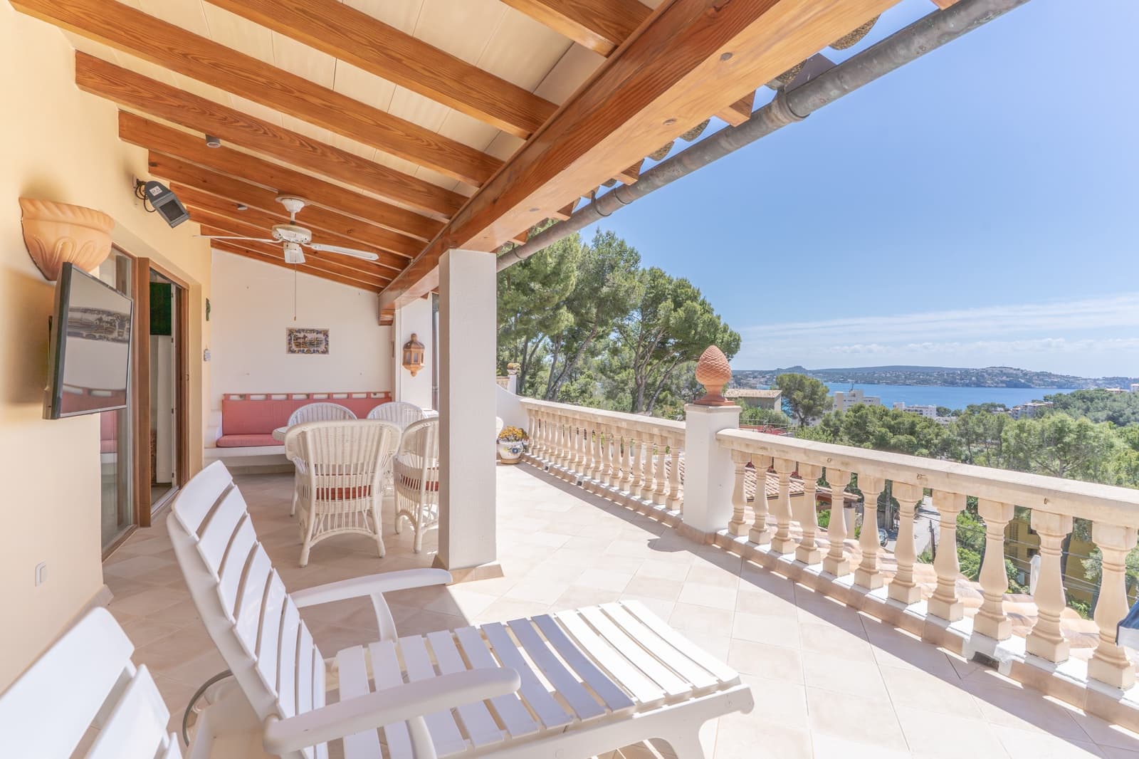 2 bedroom Apartment for sale in Peguera / Paguera with pool - € 795,000 (Ref: 9848905)