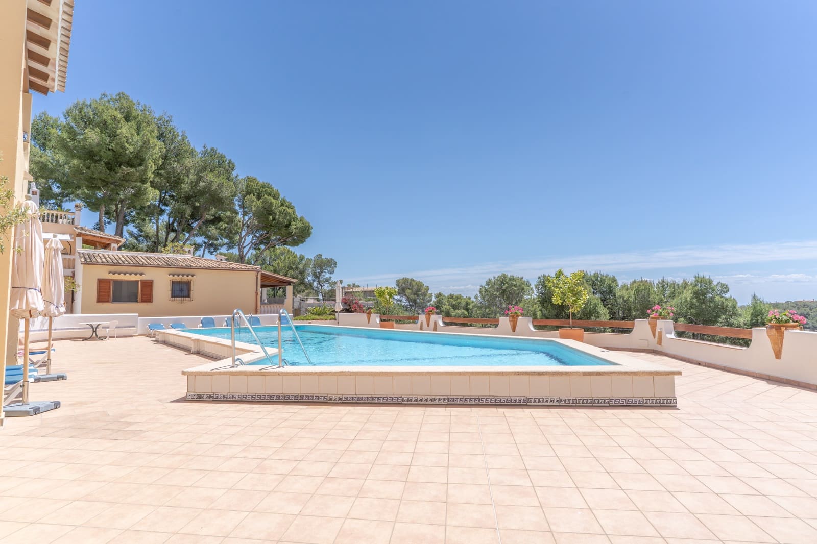 2 bedroom Apartment for sale in Peguera / Paguera with pool - € 795,000 (Ref: 9848905)