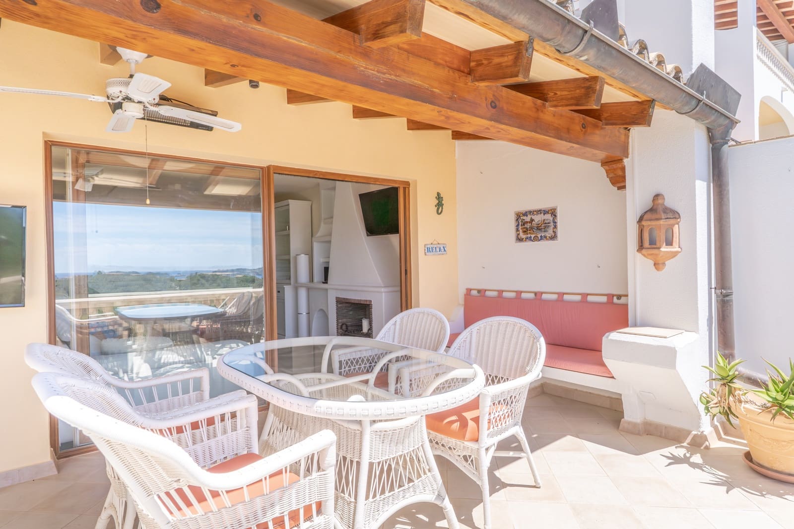 2 bedroom Apartment for sale in Peguera / Paguera with pool - € 795,000 (Ref: 9848905)