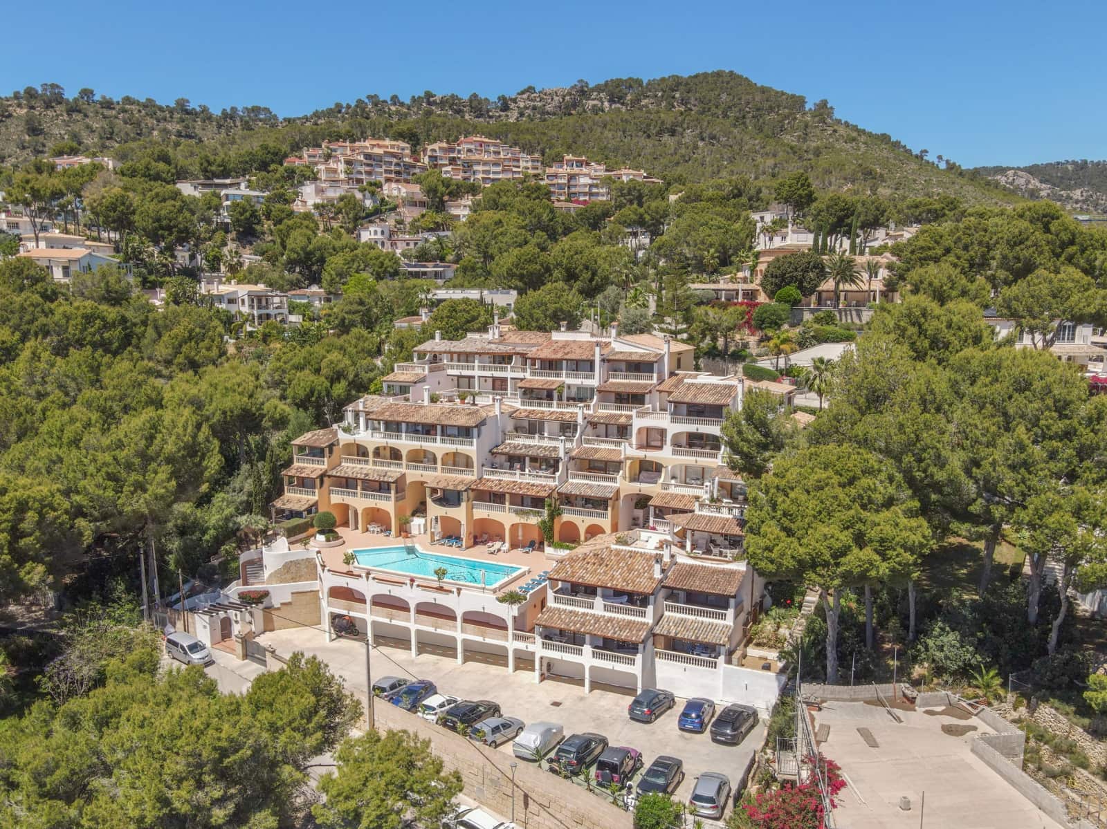 2 bedroom Apartment for sale in Peguera / Paguera with pool - € 795,000 (Ref: 9848905)