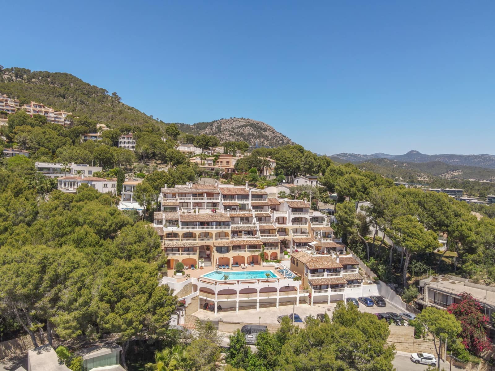 2 bedroom Apartment for sale in Peguera / Paguera with pool - € 795,000 (Ref: 9848905)