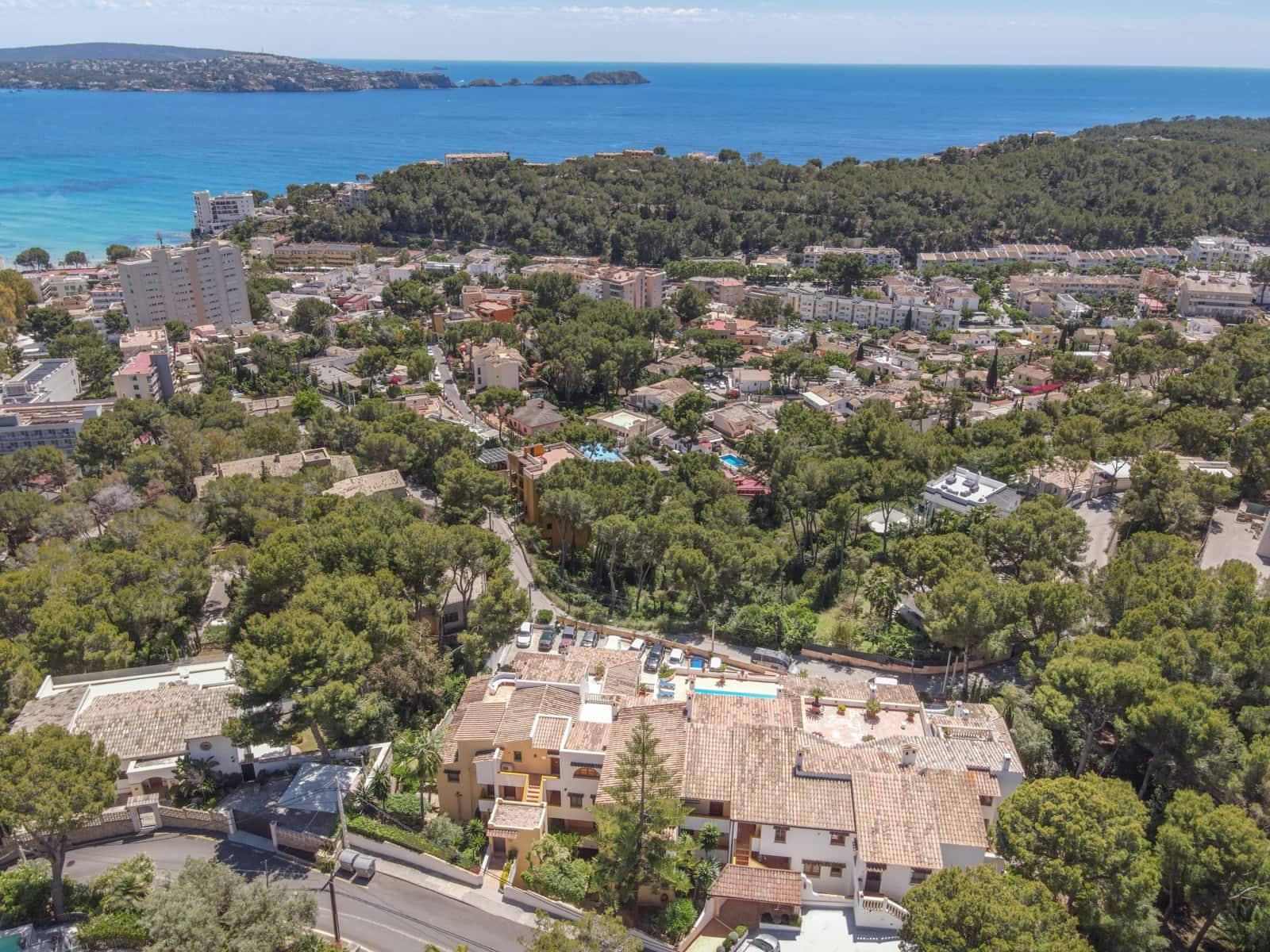 2 bedroom Apartment for sale in Peguera / Paguera with pool - € 795,000 (Ref: 9848905)