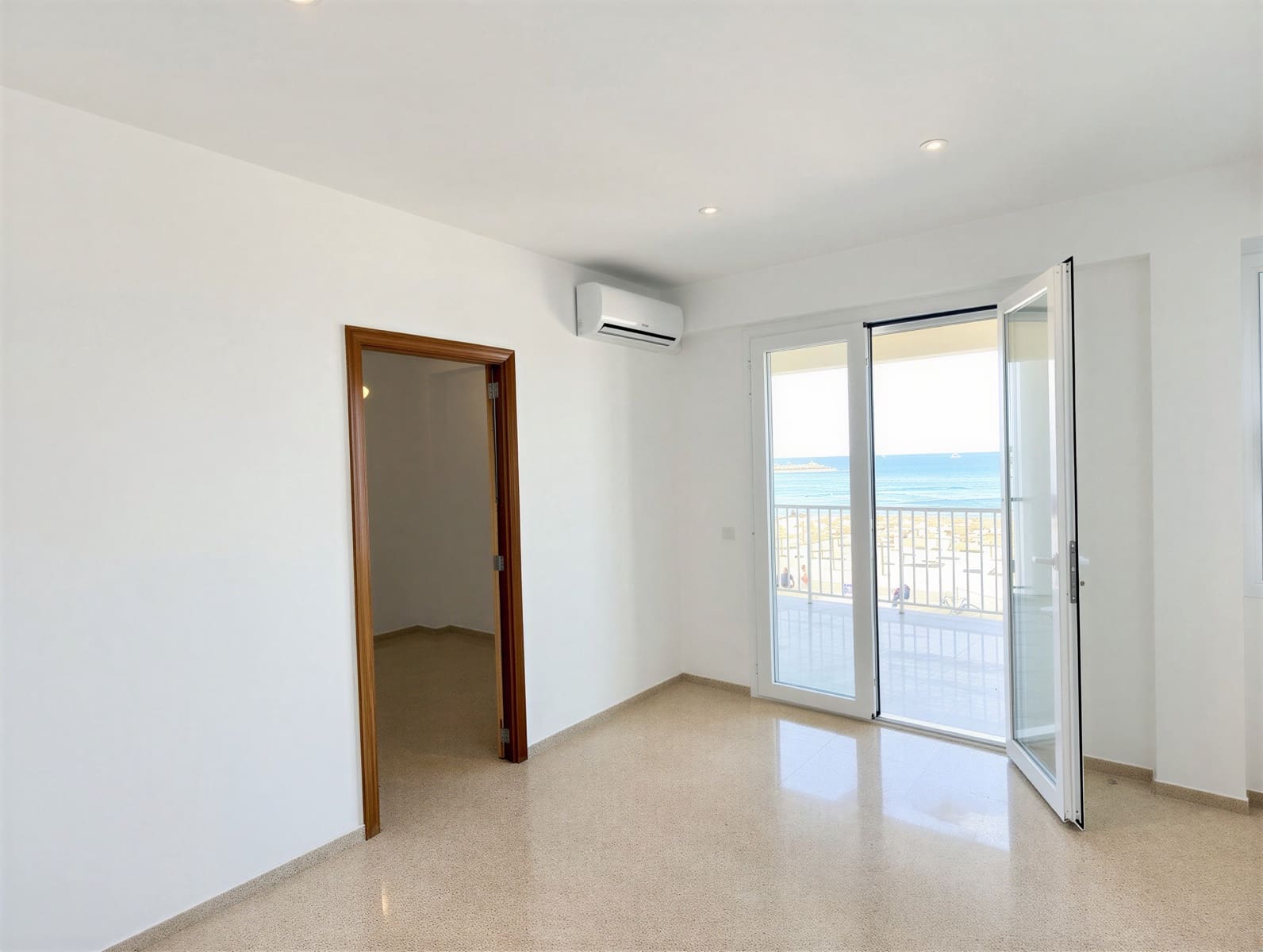 3 soverom Leilighet til leie i Palma de Mallorca - € 2 000 (Ref: 9858432)