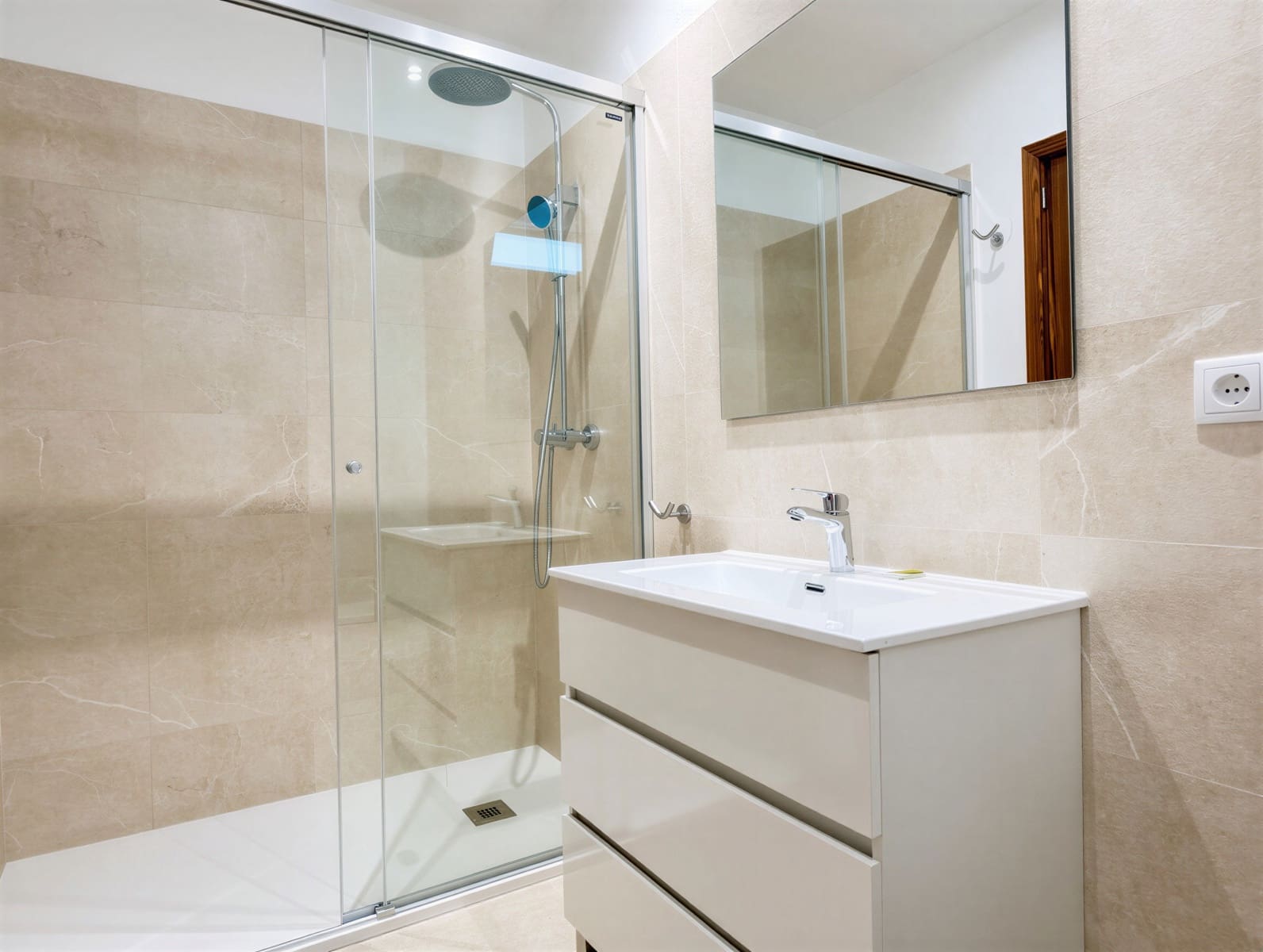 3 soverom Leilighet til leie i Palma de Mallorca - € 2 000 (Ref: 9858432)