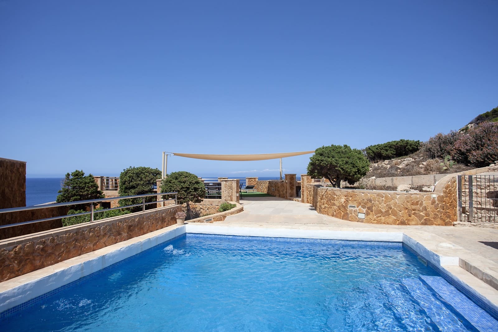 6 sovrum Villa till salu i Capdepera med pool garage - 1 870 000 € (Ref: 9858921)