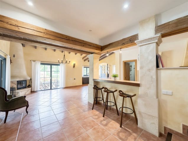 4 soveværelse Finca/Landehus til salg i Andratx med swimmingpool garage - € 1.650.000 (Ref: 9863632)