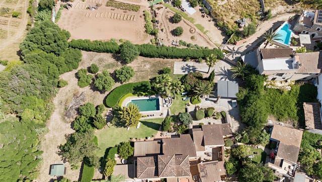 4 soveværelse Finca/Landehus til salg i Andratx med swimmingpool garage - € 1.650.000 (Ref: 9863632)