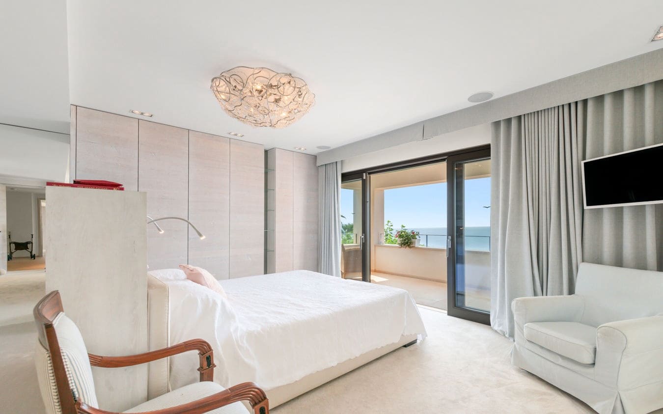3 soveværelse Villa til salg i Santa Ponsa med swimmingpool garage - € 5.800.000 (Ref: 9863714)
