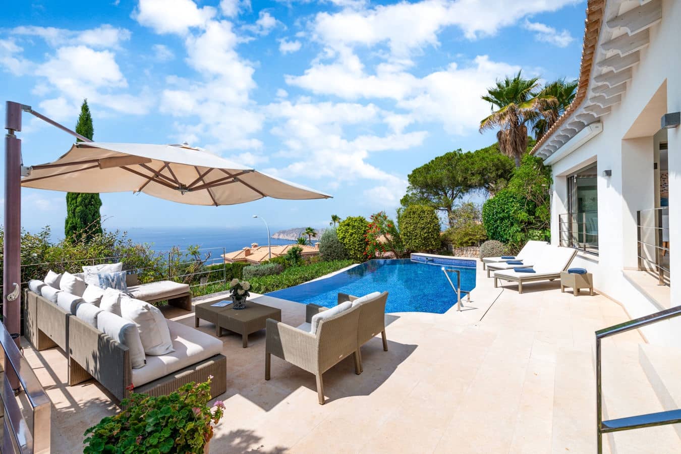 3 soveværelse Villa til salg i Santa Ponsa med swimmingpool garage - € 5.800.000 (Ref: 9863714)
