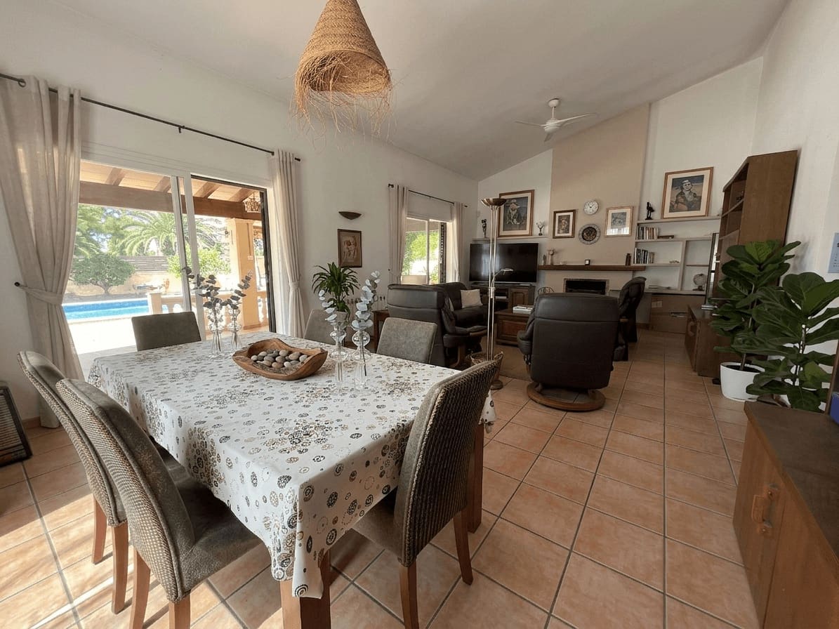 4 bedroom Bungalow for sale in Sa Coma with pool garage - € 749,000 (Ref: 9866195)