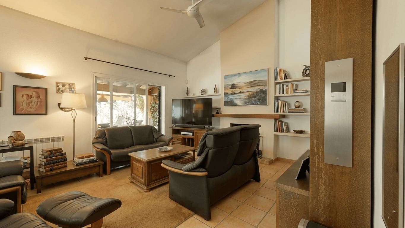 4 bedroom Bungalow for sale in Sa Coma with pool garage - € 749,000 (Ref: 9866195)